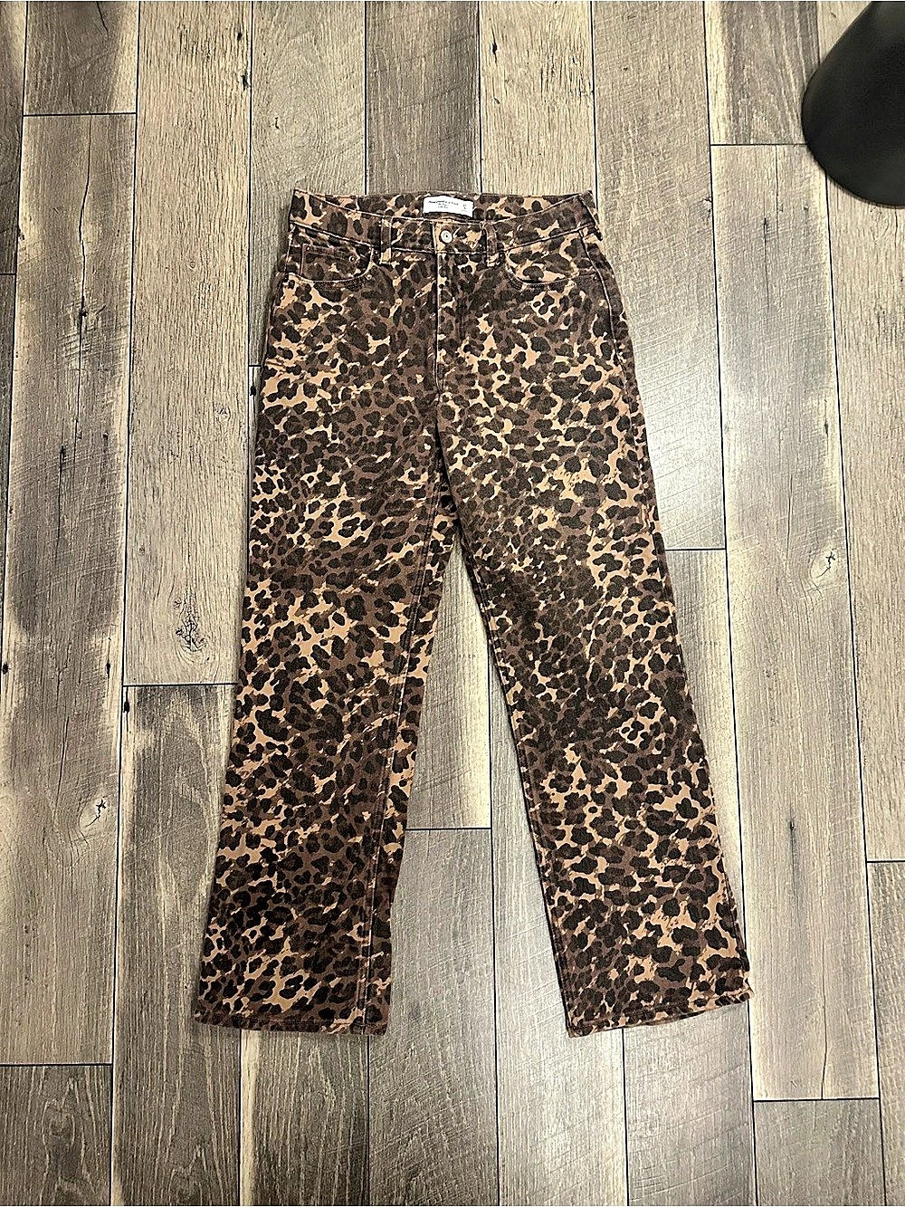 Abercrombie & Fitch Baggy Low Rise Leopard Print Jeans